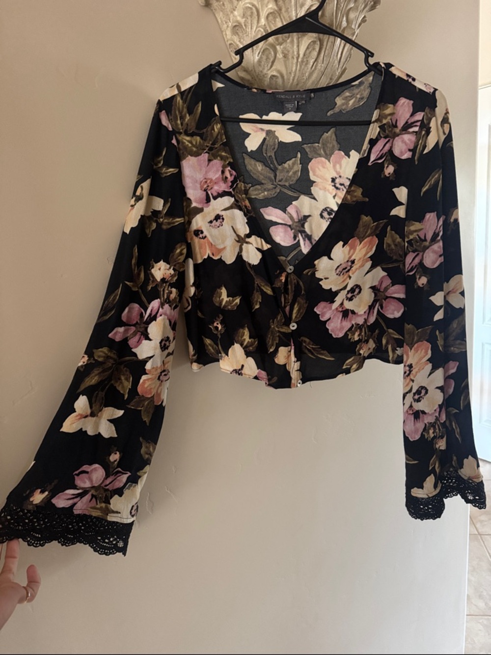 Kendall & Kylie Black Floral V-Neck Cropped Button Top